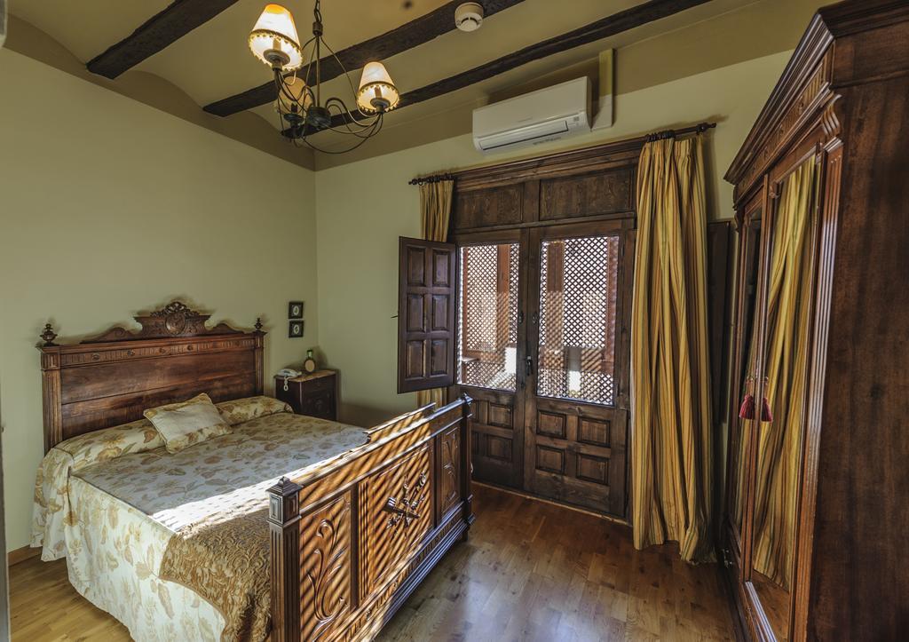 Hotel Los Leones - Adults Only Rubielos De Mora Room photo