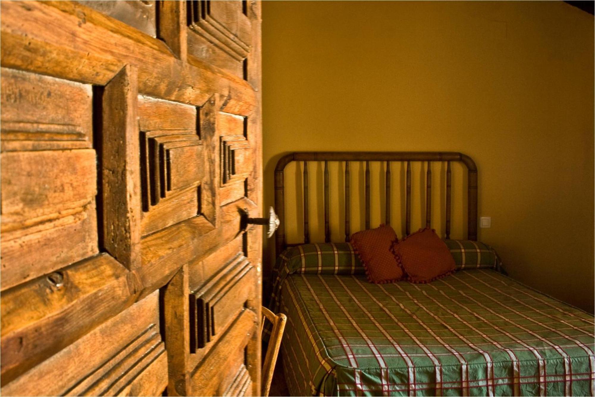 Hotel Los Leones - Adults Only Rubielos De Mora Exterior photo